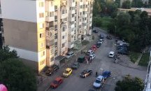 Психично болен мъж заплашва с газов пистолет и мачете съседите си