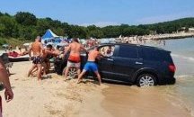 Глобяват концесионера на плаж "Перла", допуснал автомобил до водата