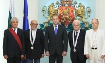 Румен Радев връчи висши държавни отличия на четирима изтъкнати българи