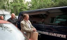 Прокурори влязоха при нотариус, разследват сделки с църковни имоти за милиони