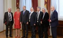 Румен Радев връчи държавни отличия на заслужили дейци на културата и изкуството