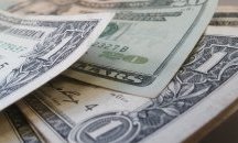 Хиляди долари се изсипаха на магистрала в САЩ
