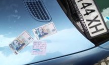 Сложиха пари и бележка на капака на кола в София заради причинена щета
