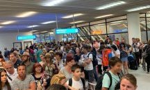 Кошмар: 200 пътници чакат с часове на Летище София за полет до Варна