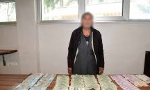 Турски полицаи откриха над 6 000 долара в сирийски просяк