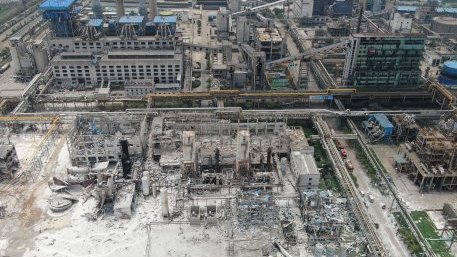 Жертвите на експлозията в газопреработвателен завод в Китай станаха 10