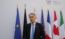 Филип Хамънд подаде оставка от поста финансов министър на Великобритания