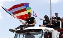 Рики Мартин се включи в протестите в Пуерто Рико