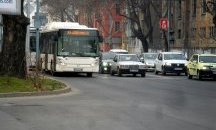 Тежък трафик и серия катастрофи в мокрото време