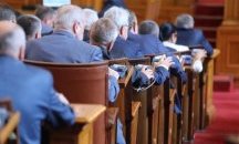 Караница в парламента заради Румен Радев
