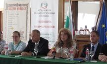 Йотова: Образованието зад граница е най-добрата политика с българските общности, но не е достатъчна