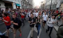630 задържани след скандирания "Русия без Путин" в Москвa
