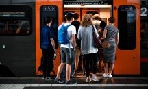 Виенчани се чудят на какво да им ухае метрото