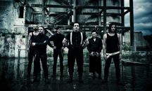 Китаристите на „Рамщайн” се целунаха на концерт в Русия 