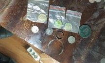 Откриха предмети с историческа стойност и оборудване за иманярска дейност