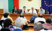 Борисов и Танева обсъждат в Пазарджик мерките за ограничаване на африканската чума