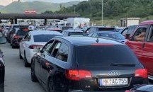 Километрична опашка от сръбската страна на границата с България