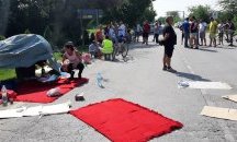 Протестиращите собственици на прасета в Крушаре: Няма да отстъпим