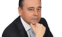 Нападнаха с нож и отвертка български композитор, откраднаха му 10 лв.