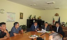 Областният управител на Добрич се срещна с протестиращите събирачи на трюфели