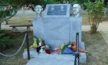 Поставиха бюстове върху паметника на братя Шкорпил в село Шкорпиловци