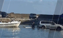 Джип влезе във водата на плаж „Болата”