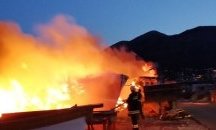 Кораби горяха в черногорско пристанище