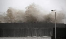 Тропическата буря Кроса взе първа жертва в Япония