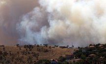 Горският пожар край Измир се разраства