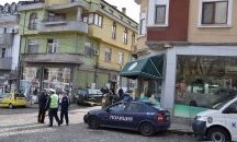 Кола се вряза в кафене в Дупница, един загина, двама са ранени