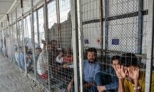 Гърция закрива трите най-големи мигрантски лагери на островите