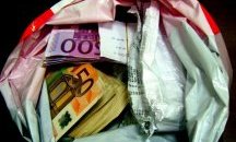 В Бургас откриха недекларирани 25 000 щатски долара в кола