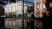 Мадрид след поройните дъждове, отнесли коли и оставили части от града под вода.