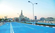 В Катар се борят с нагряването на настилката чрез цветен асфалт