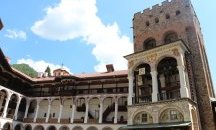 Ремонтират Рилския манастир