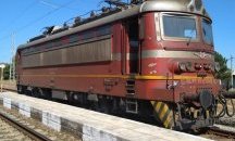 Влак удари автомобил в софийско село, жена е загинала