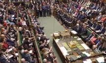 Британският парламент възобновява работата си