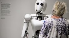 Роботът AILA в музея Futurium в Берлин, част от изложба, която съдържа идеи за бъдещето.