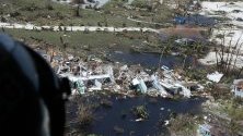Разрушения на Бахамските острови след преминаване на урагана Дориан, заснети от американската брегова охрана.