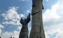 Плевен посрещна Съединението с концерт на 120 музиканти пред паметника "Майка България"