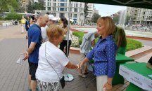 Мая Манолова продължава със събирането на подписи в Борисовата градина
