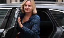 Британският министър на труда подаде оставка
