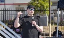 Илън Мъск разкритикува Porsche за новия Taycan