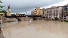 Река Сегура след проливните дъждове, паднали в Мурсия, Испания.