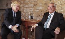 Борис Джонсън и Жан-Клод Юнкер обсъждат Brexit на охлюви и сьомга