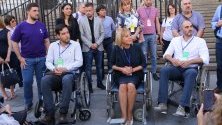 Кандидати за кметове на столицата седнаха в инвалидни колички