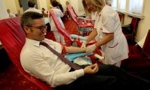 Кръводарителска акция обедини политическите сили