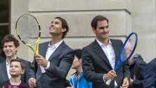 Рафаел Надал и Роджър Федерер от отбор &quot;Европа&quot; се срещат с фенове преди Laver Cup в Женева.