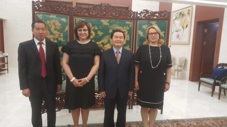 Корнелия Нинова се срещна с посланика на Китай