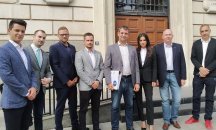 Десните, подкрепящи Манолова, регистрираха обща листа